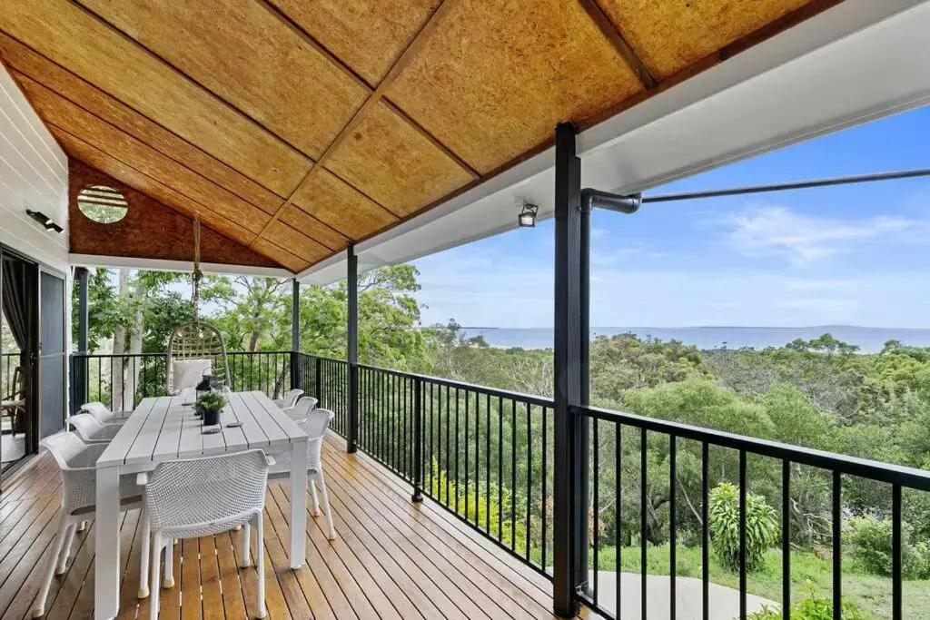Yarabin - Luxury 6 Bedroom Home With Ocean Views