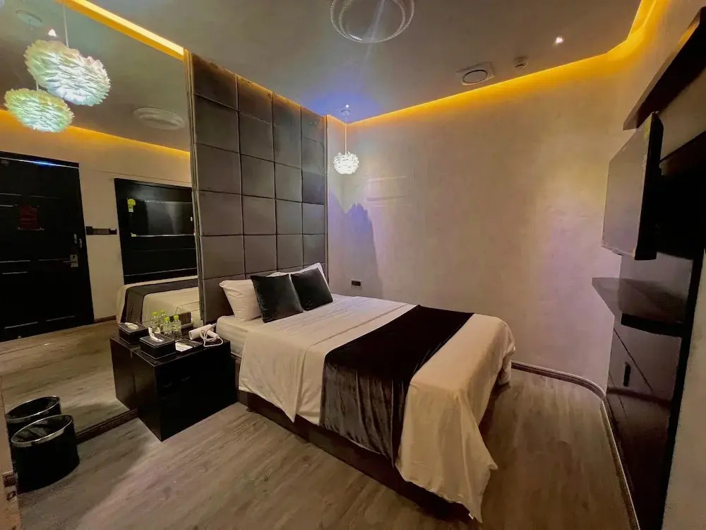 Midas Hotel