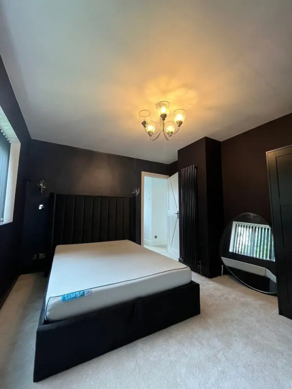The Hidden Cottage Near Manchester Airport