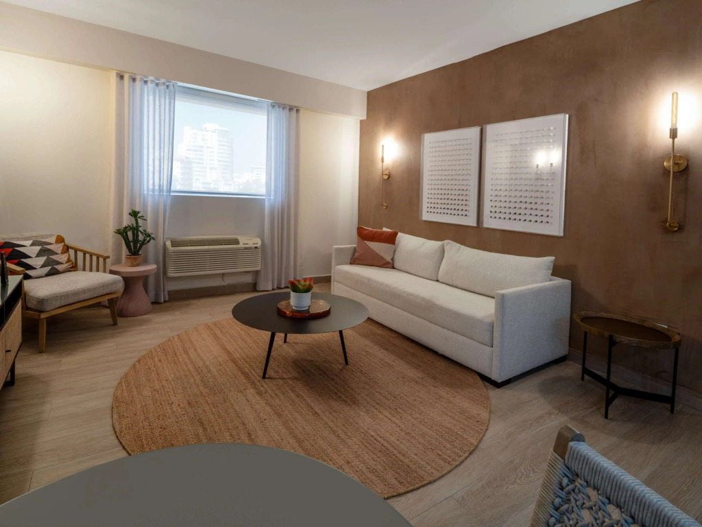 HiBird- Apartment and Suites Hotel
