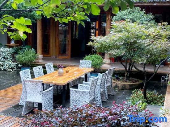 Shaxi Ancient Town Zhimei Yishu Inn (Nangu Zongxiang Branch)