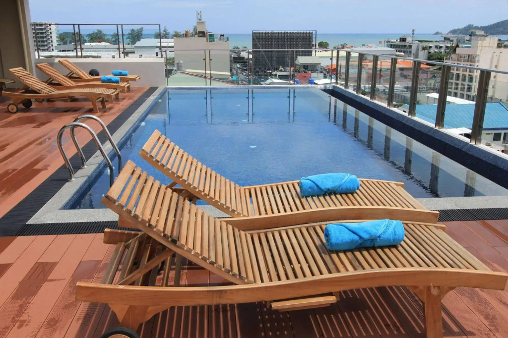 Отель Centro One Patong