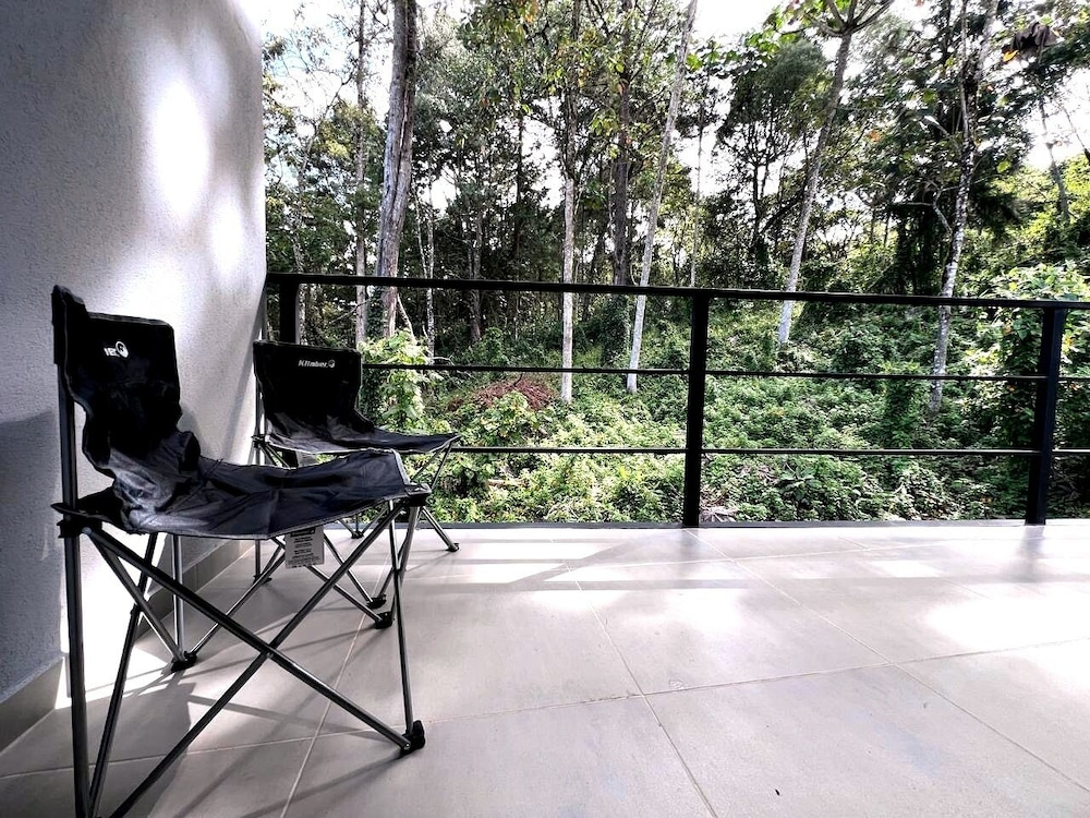 A Estadia tranquila con vista al bosque
