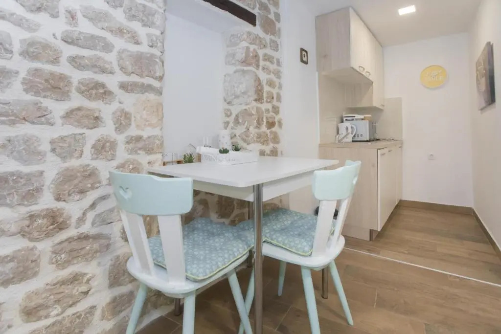 Aurum Apartment