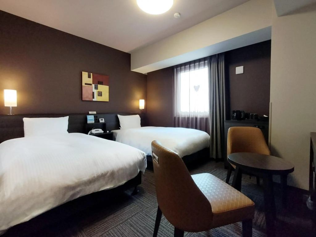 Hotel Route-Inn Takaoka Ekimae