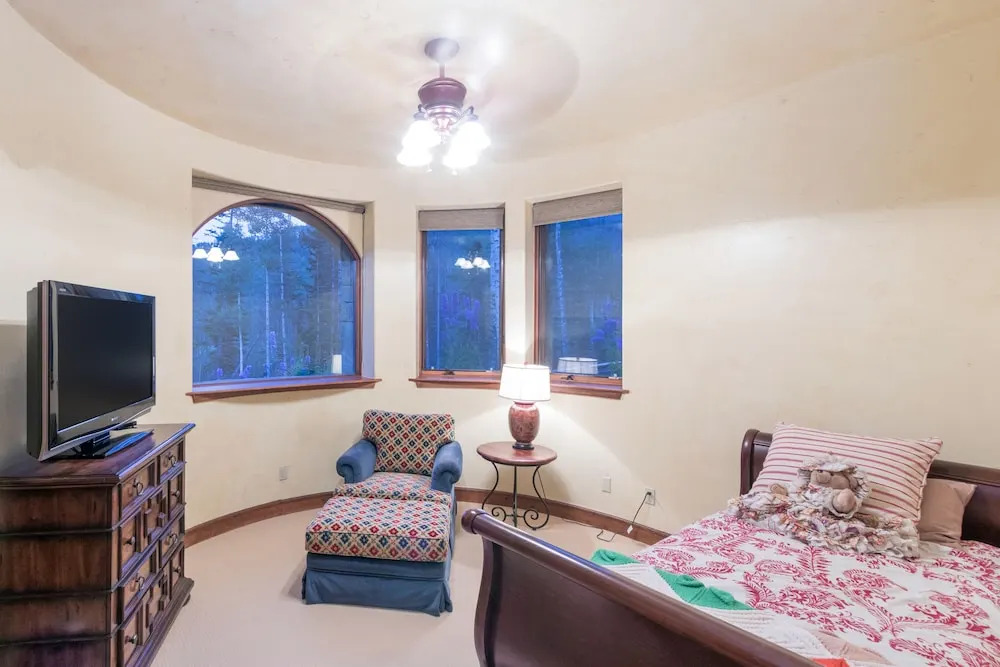 Stonegate Chalet - 4 Br Home
