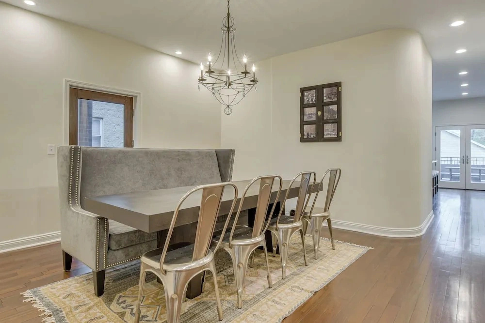 Steps to Lake & Beach! Multi-level Oakland Haven