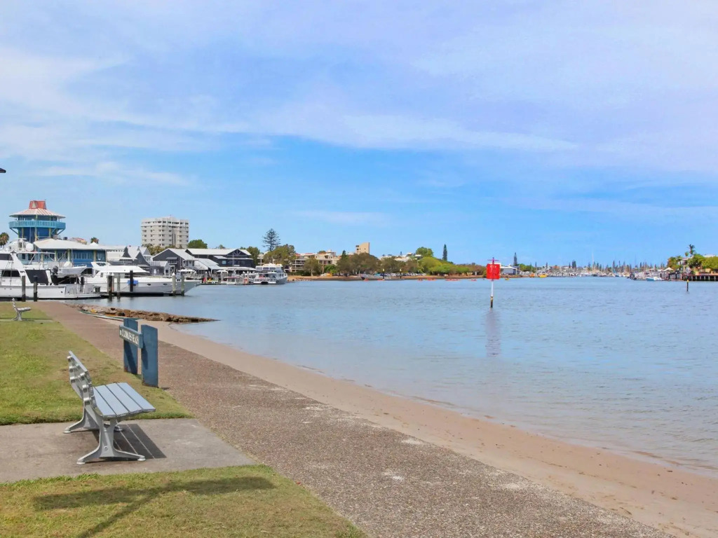 Broadwater Quays 5 - Three Bedroom Water View Apartment, only 2 blocks from Mooloolaba Beach!