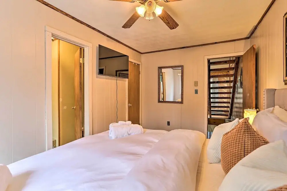 Resort Perks: Picturesque Poconos Getaway!