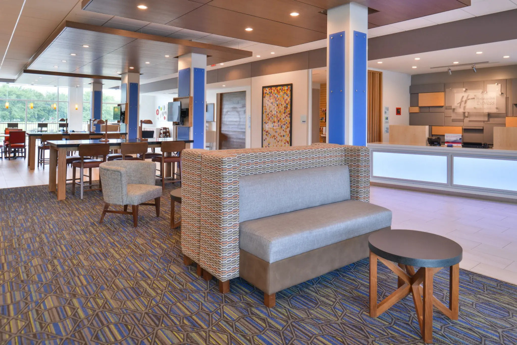 Holiday Inn Express & Suites Omaha Airport by IHG