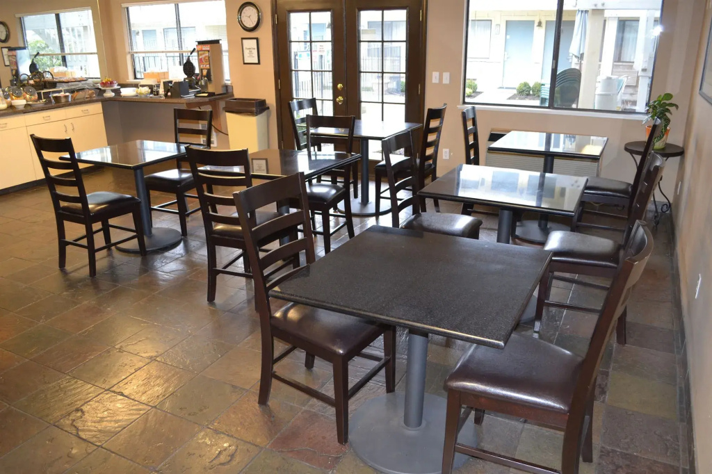 Pepper Tree Inn