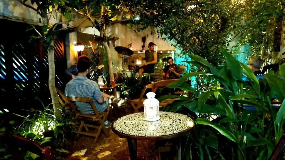 Hobi Hostel Bar & Lounge