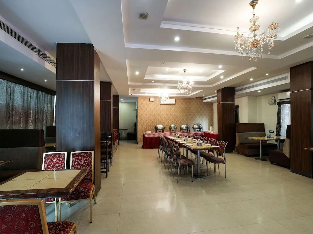 OYO 16539 Grand Sandarshini Inn