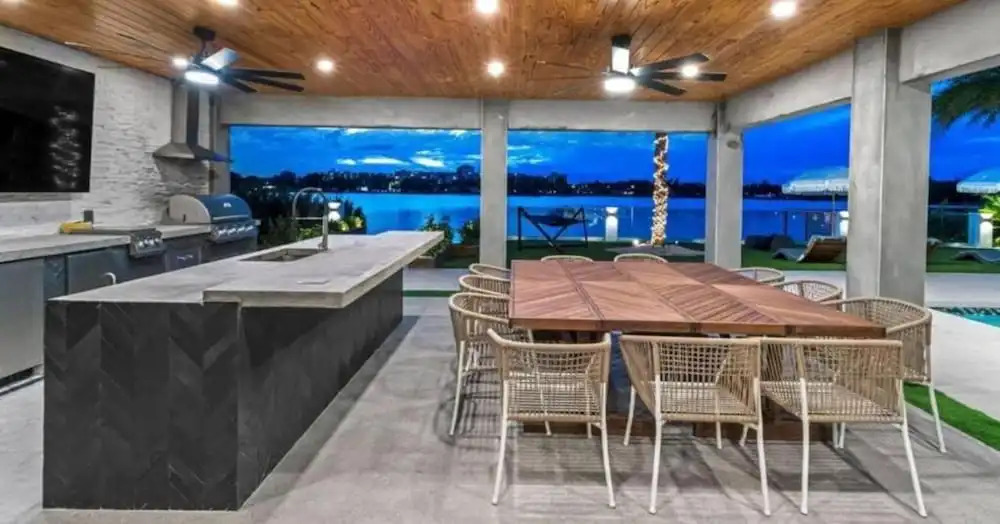 Star Villa Opulent Waterfront Property