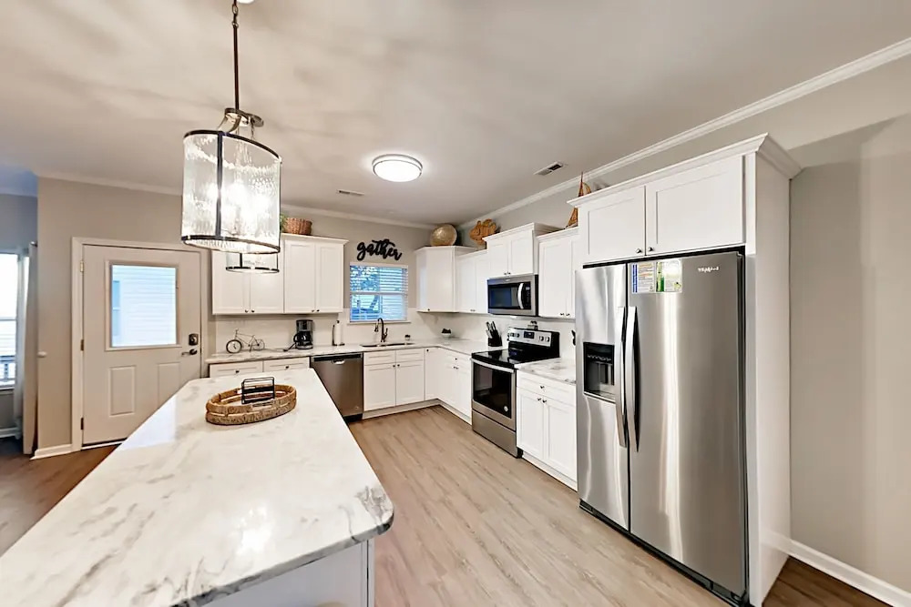 S Kings #1158 - 7 Br Home