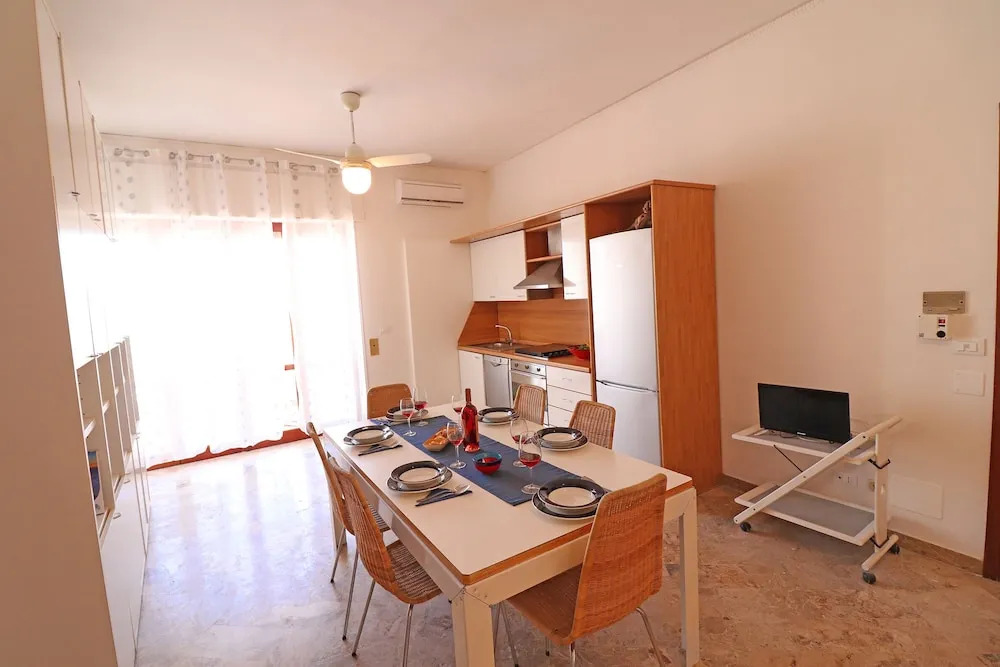 Central Apartment with Wi-Fi, Air Conditioning & Balcony with Sea View; Garage