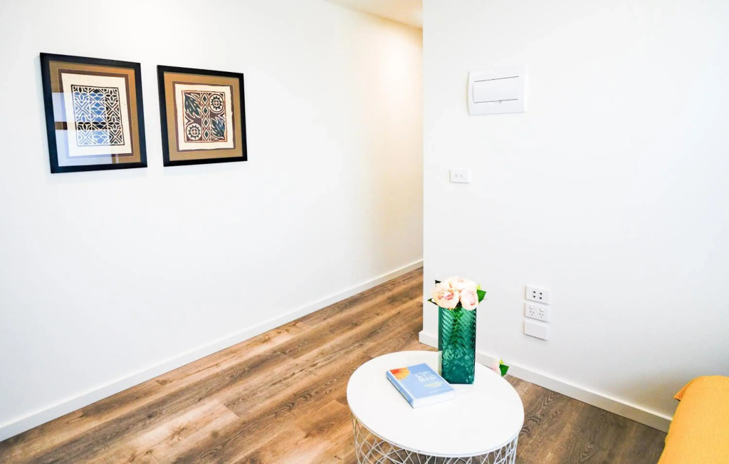 U101 Brunswick Living First Floor Balcony Close to APT and CBD Free Wifi Tram at Doorstep