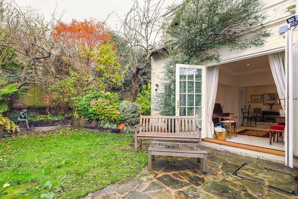 Hampstead Courtyard Escape