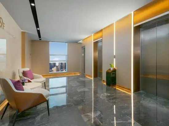 Lavande Hotels Shenzhen Longgang Dayun Center Jixiang Metro Station