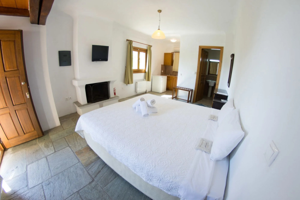 Alkifron Hotel