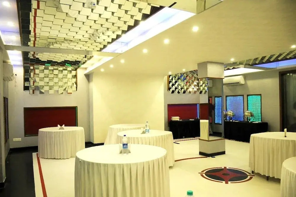 Hotel Rock land By Tuma Hotels