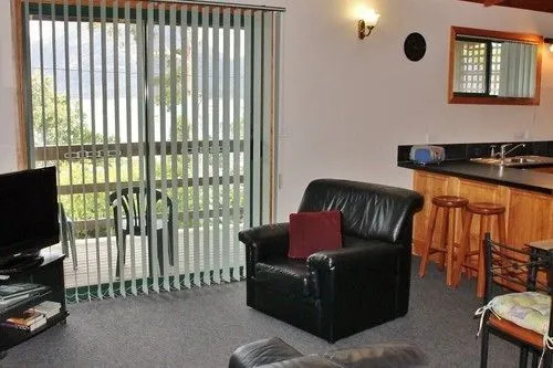Freycinet Cottage 1 - Bluestone