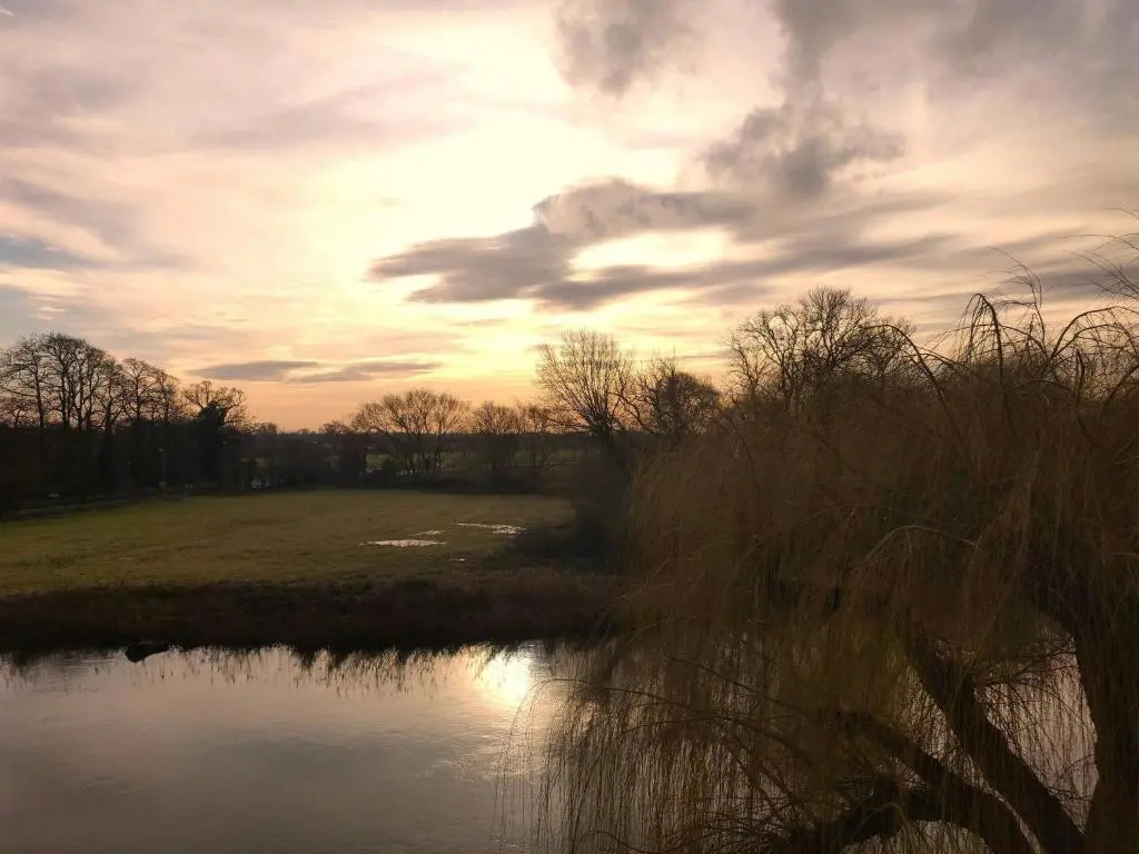 2BR &2 Bath Riverside Penthouse 2 Parking View Near St Neots