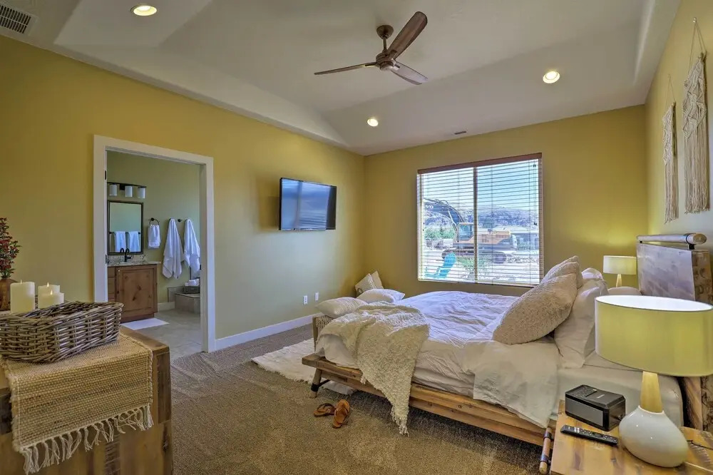 La Verkin Home w/ Hot Tub, Kayaks, & Bikes!