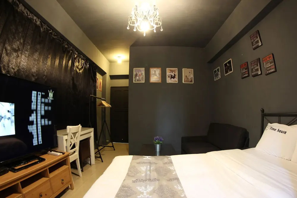 Border House