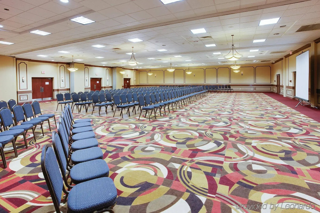 La Quinta Inn & Suites Pittsburgh North - McKnight