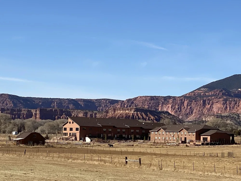 Red Sands Hotel