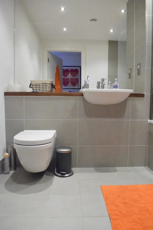 1 Bedroom Modern Flat in Central London