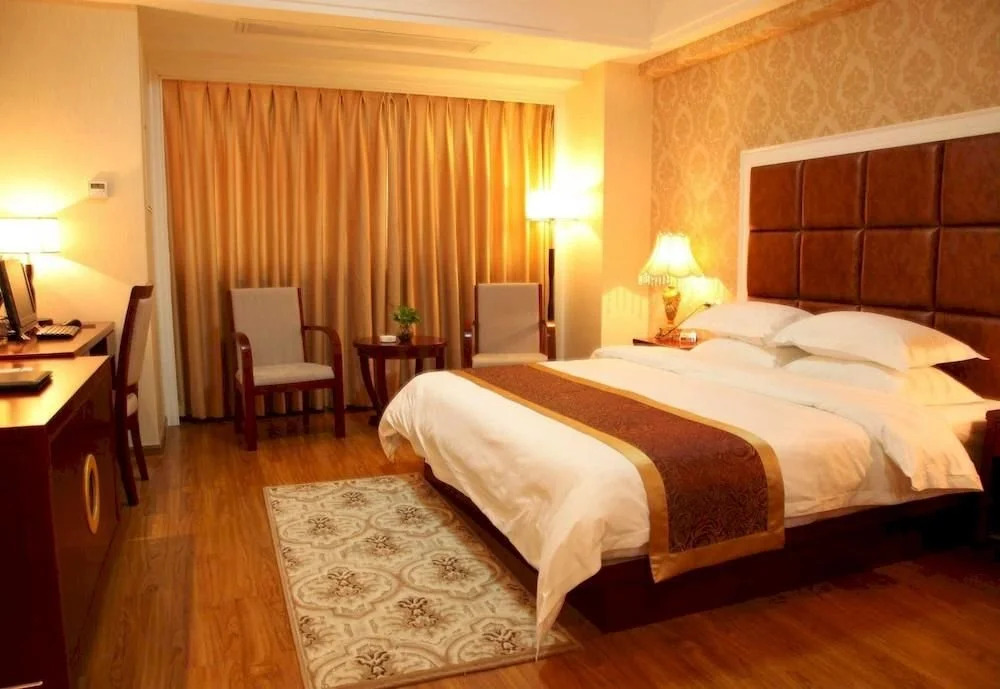 Xiamen Aventine Town Hotel