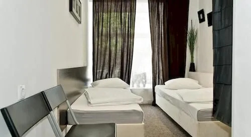 Mary Gold Hotel