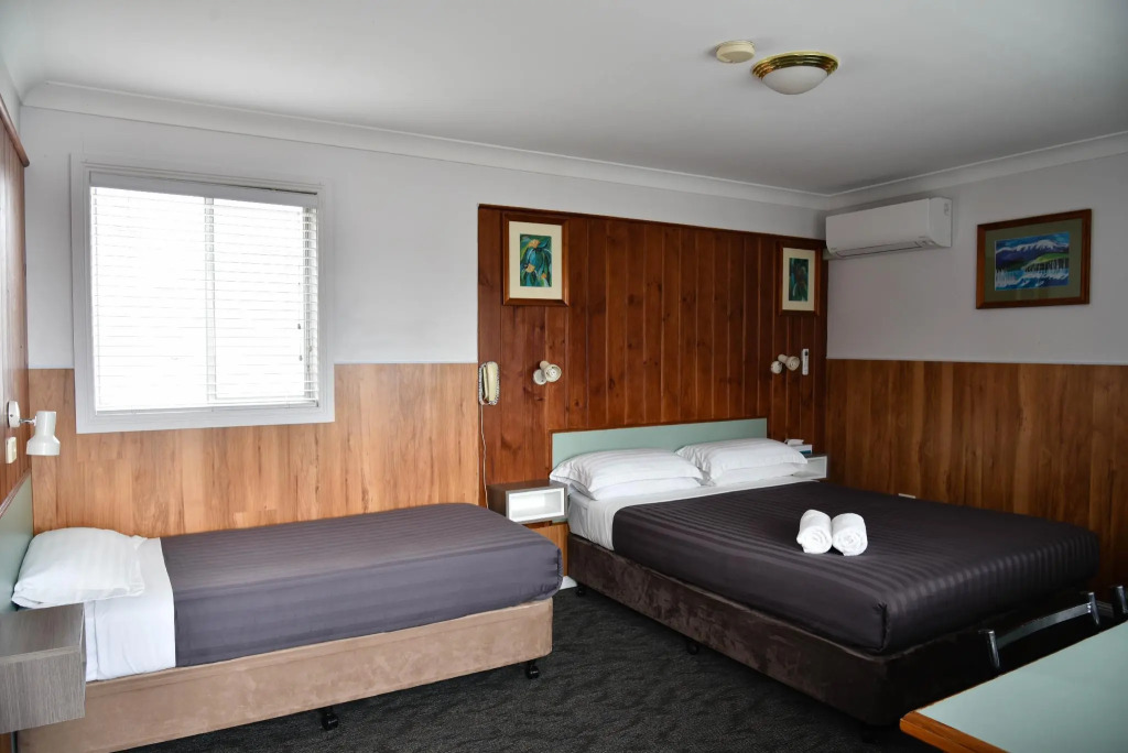 Hobart Tower Motel