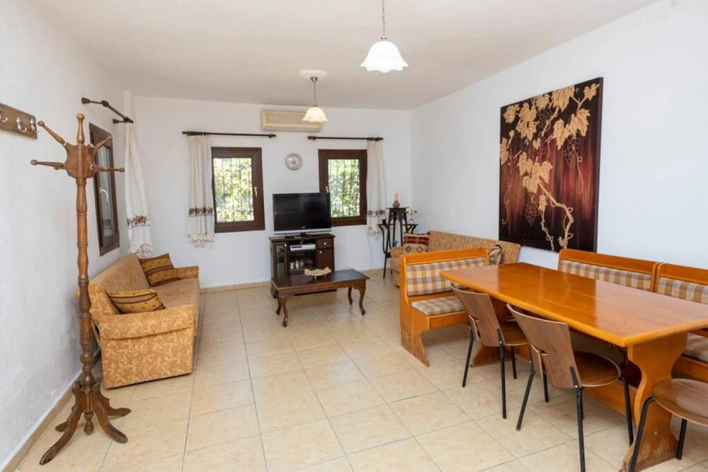 2 BR House With Calming Garden in Bodrum
