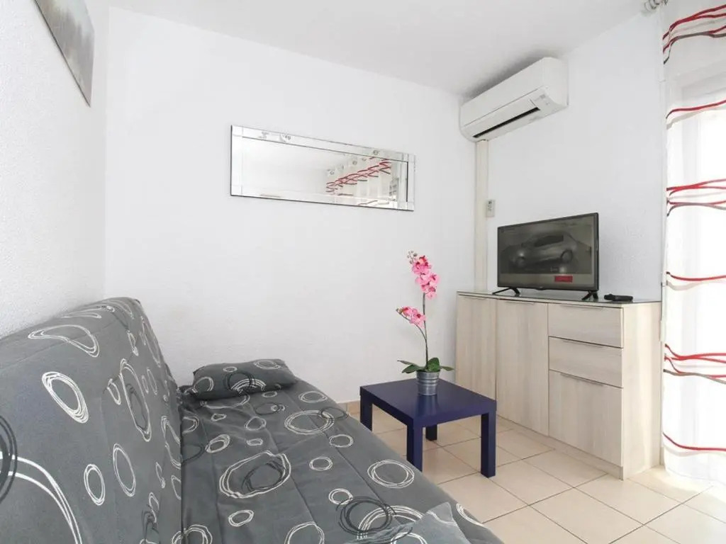 Appartement Balaruc-les-Bains, 1 pièce, 4 personnes - FR-1-553-43