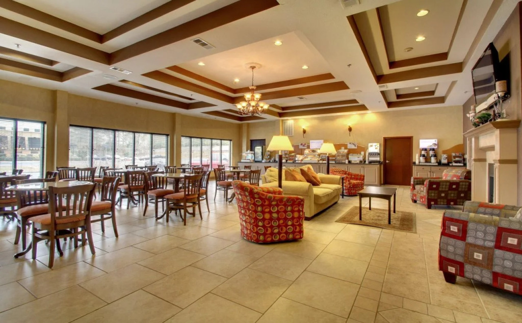 Holiday Inn Express & Suites Laurel by IHG