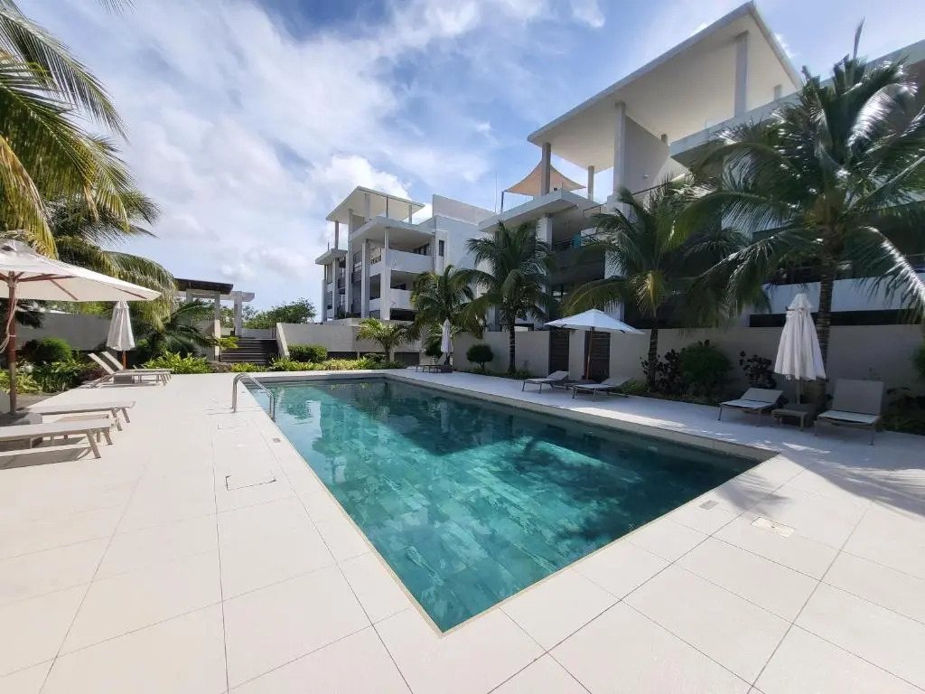Beachwalk Deluxe Apartment - 50 steps to the beach