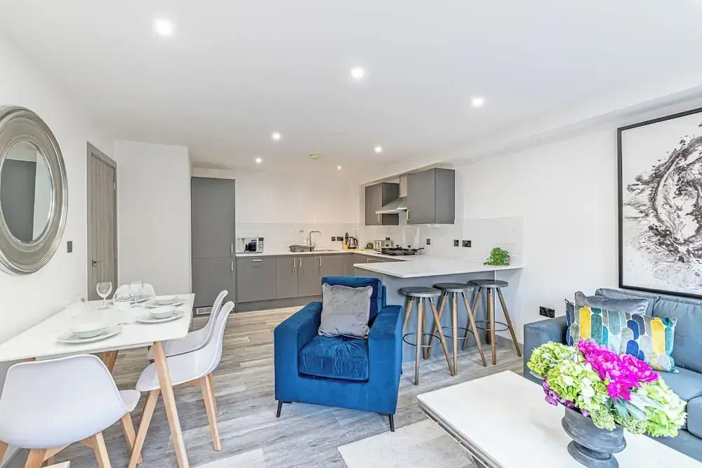 Charles House by Guestz