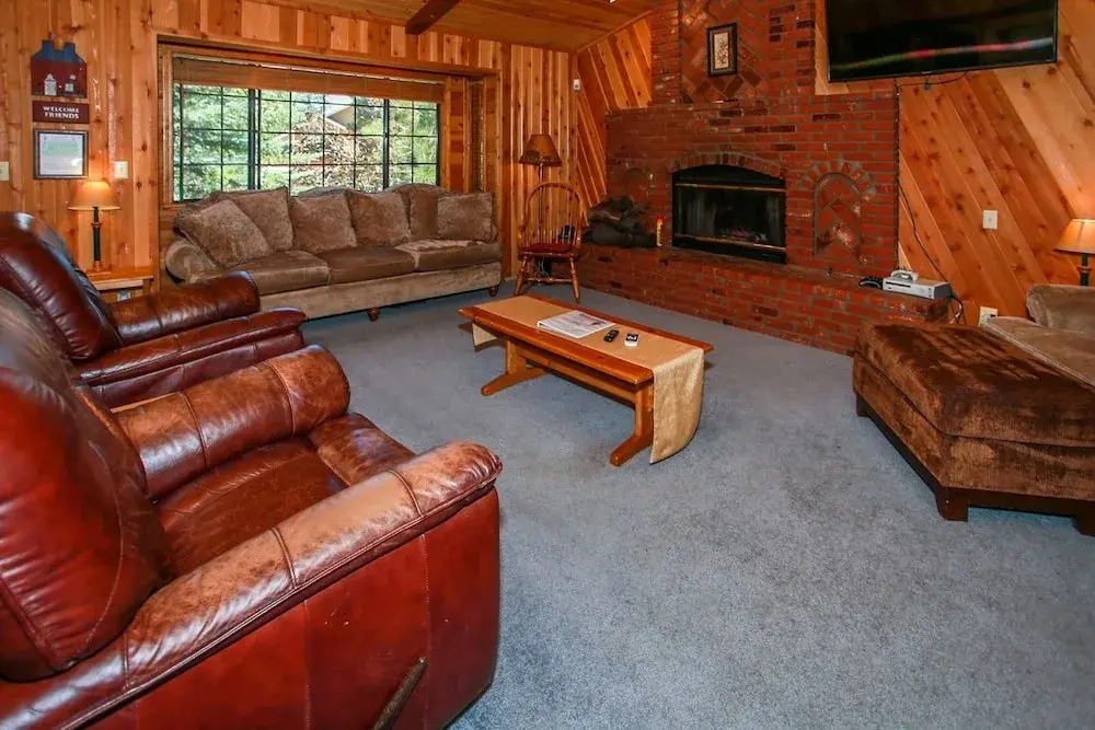 1867- Diamond Houzz 3 Bedroom Home by Redawning