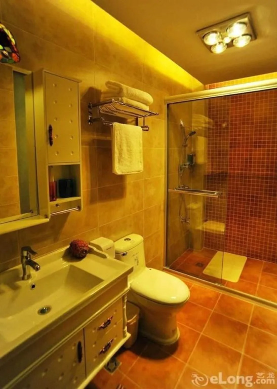 Chuxia Holiday Inn