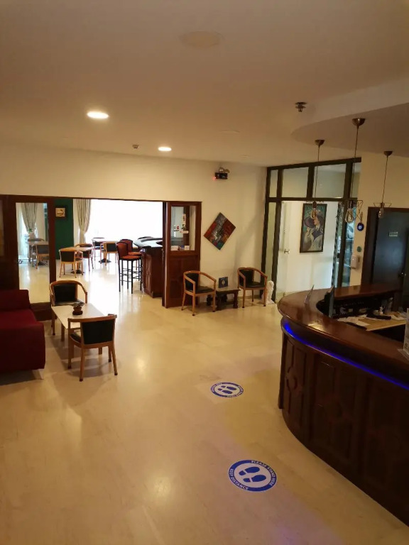 Paradise Hotel