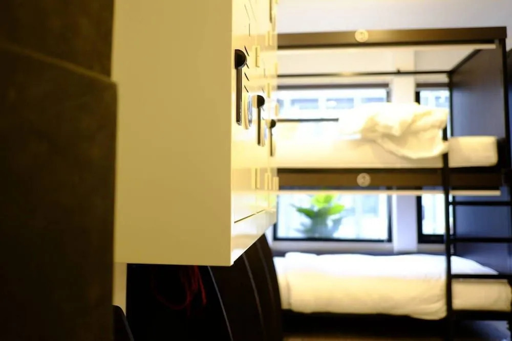 A.D.B. 08 Express - Hostel