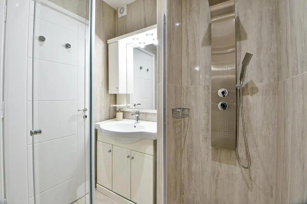 Fully-Renovated Apartment in Palaio Faliro