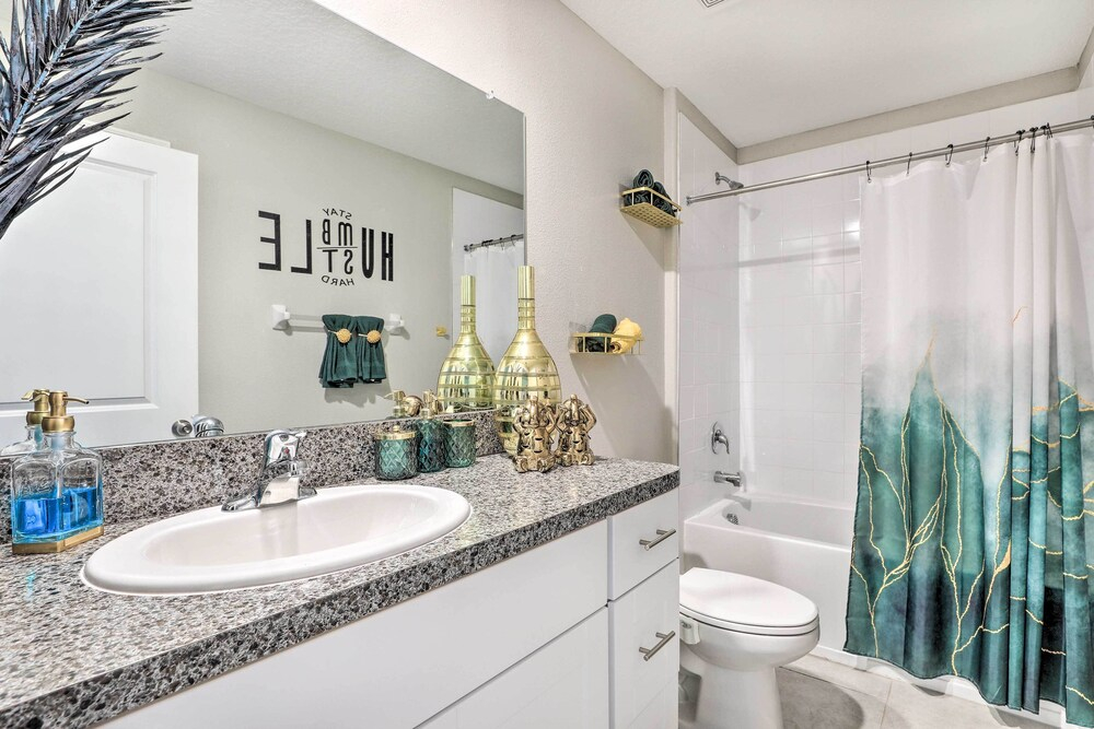 Modern & Bright Ruskin Home Near Bahia Beach!
