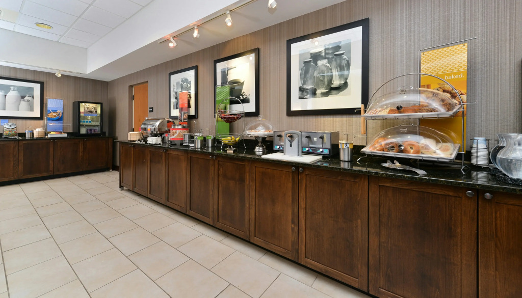 Hampton Inn Chicago-Carol Stream