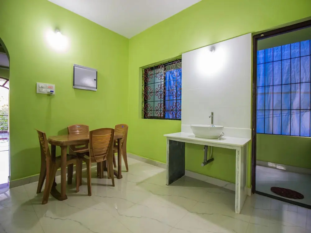 OYO 12852 Home Peaceful 2BHK Ashwem