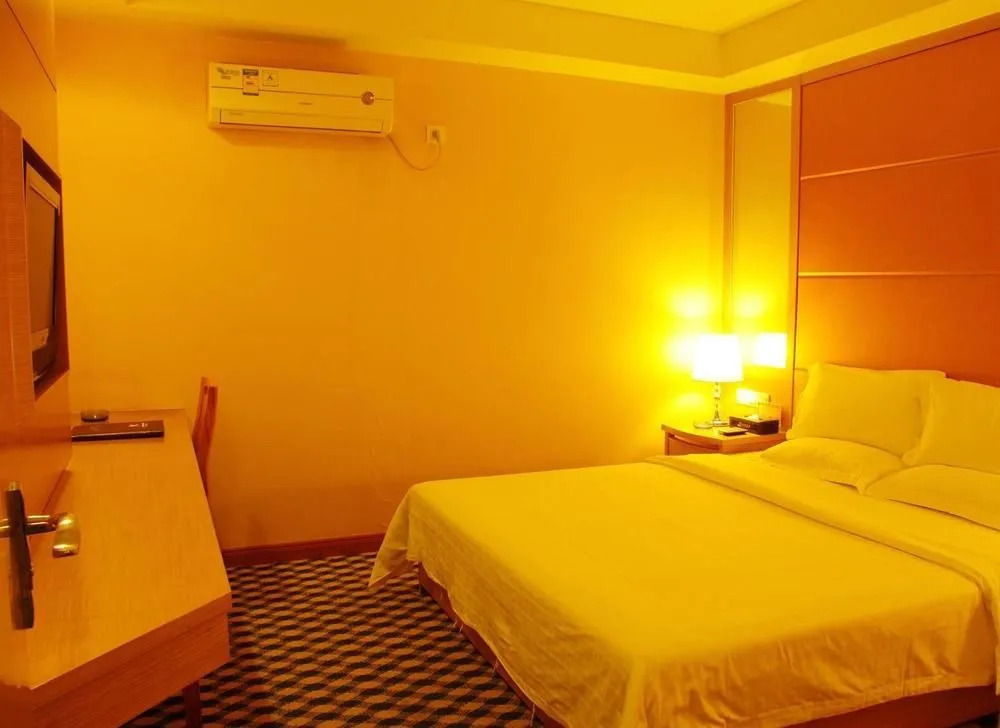 Hong Bao Fashion Hotel(Changan Vanke Wanda)(鸿宝时尚酒店（长安万科万达店）)