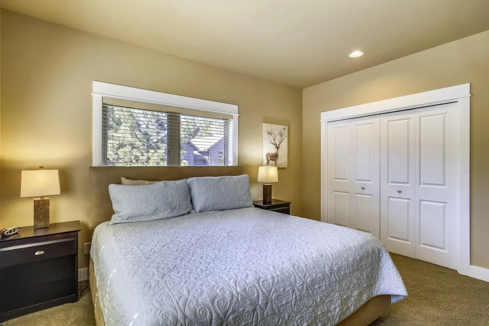Big Canyon Home with Pool, Hot Tub, and Deschutes River Trail Access by RedAwning